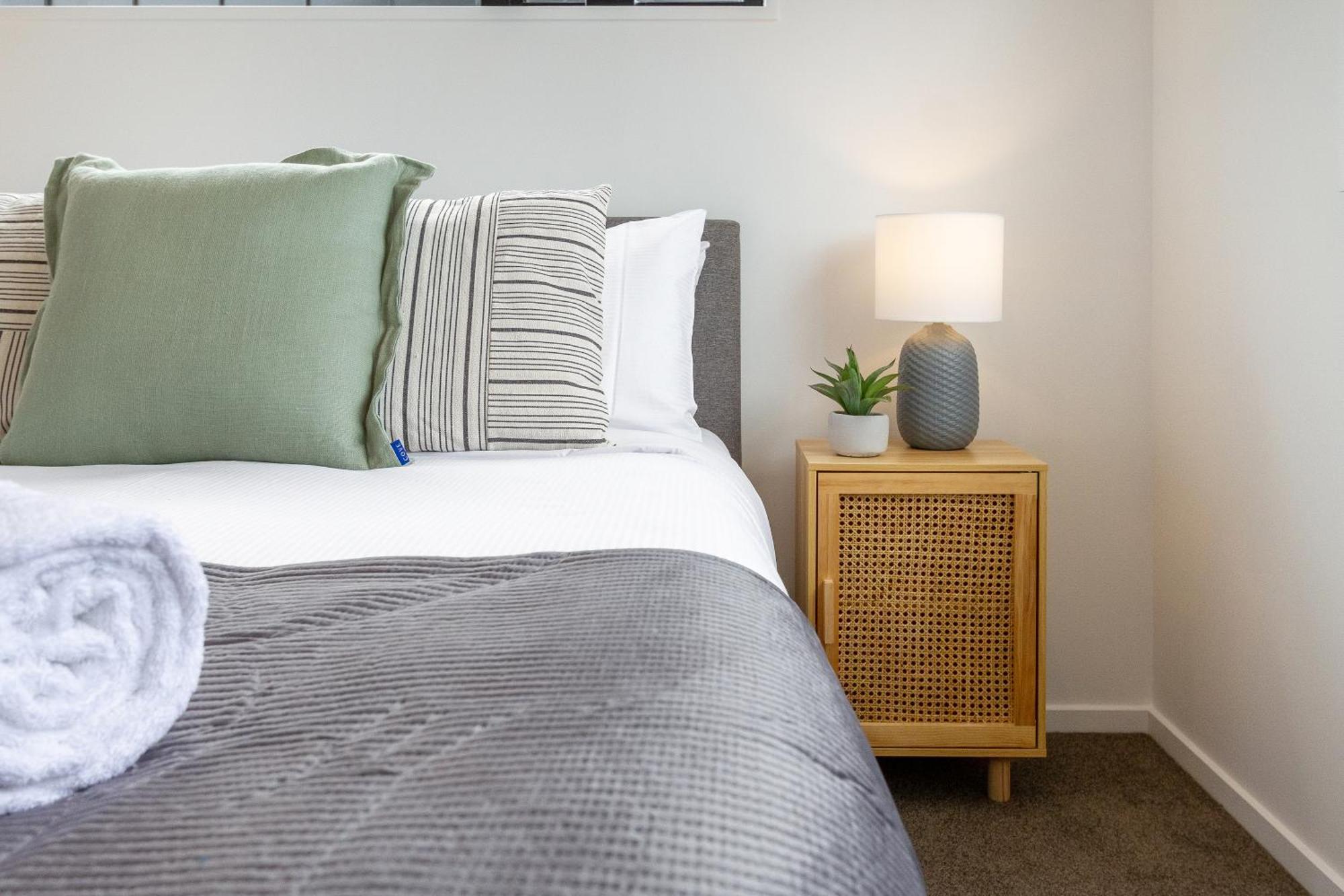 2Br Townhouse: Cosy, Close To City, Car Park Christchurch Exterior foto